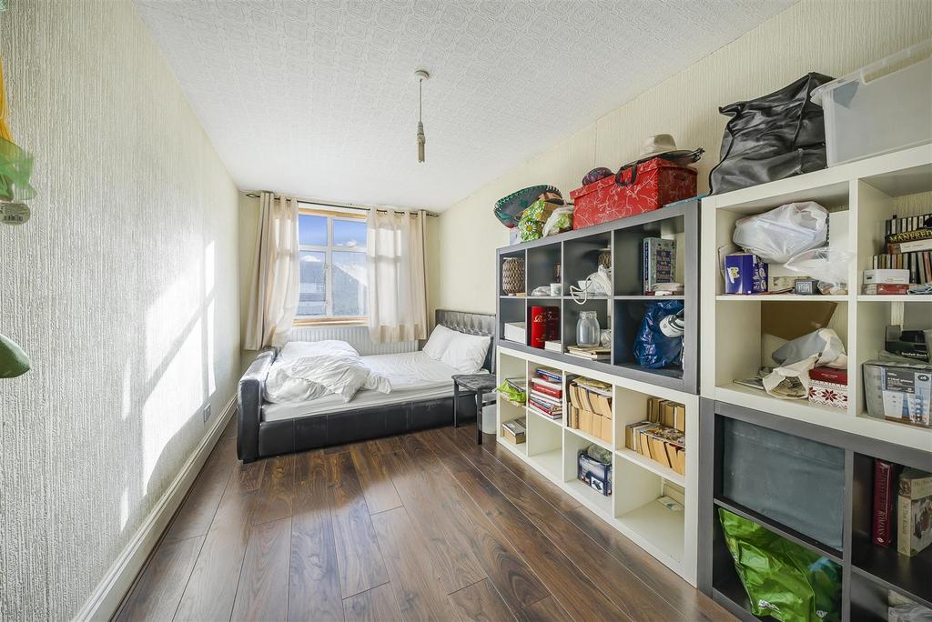 Bedroom 4.jpg