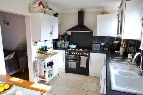undefined, Howard Road, Isleworth TW7