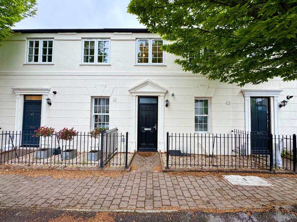 Old Court, Arbour Lane, Chelmsford, Essex, CM1 7 U