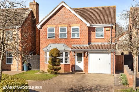 4 bedroom detached house for sale, Pulham Avenue, Broxbourne EN10