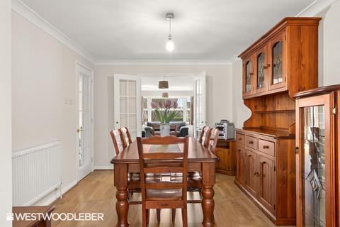 4 bedroom detached house for sale, Pulham Avenue, Broxbourne EN10