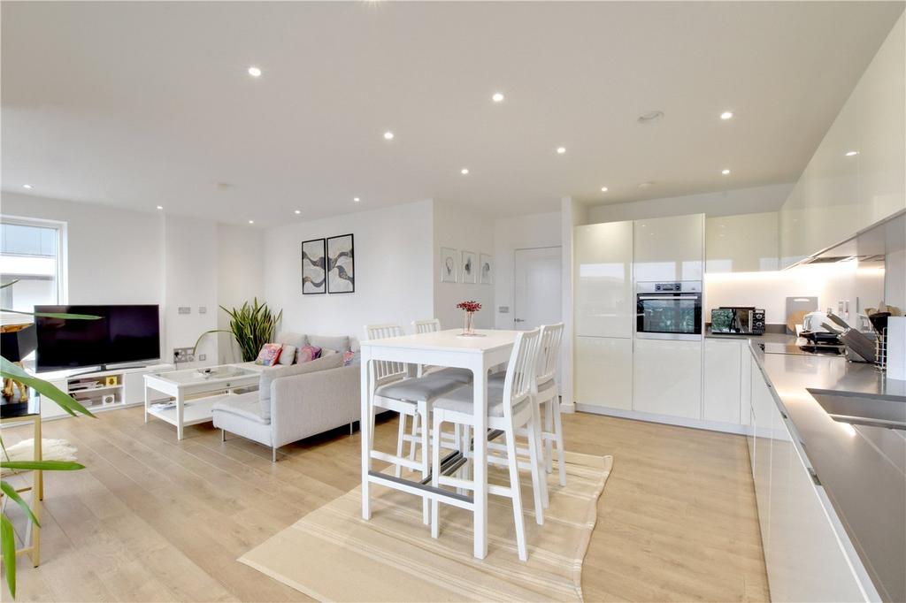 Kitchen/Dining Area