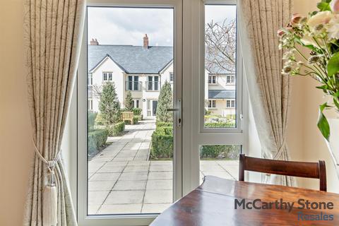 1 bedroom apartment for sale, Roslyn Court, Lisle Lane, Ely, Cambridgeshire, CB7 4FA