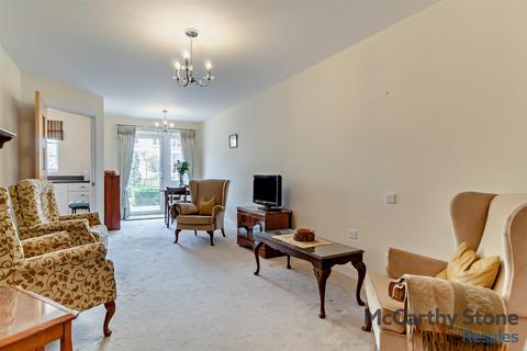 1 bedroom apartment for sale, Roslyn Court, Lisle Lane, Ely, Cambridgeshire, CB7 4FA
