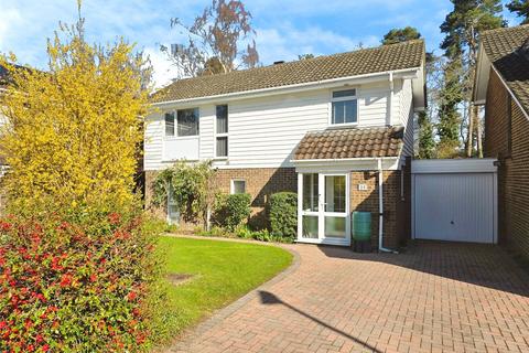 25 Southwold, Bracknell, RG12 8XY