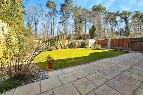 25 Southwold, Bracknell, RG12 8XY