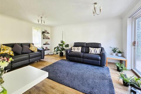 25 Southwold, Bracknell, RG12 8XY