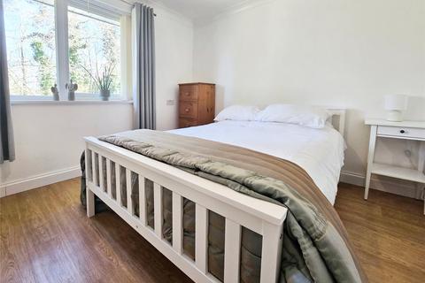 25 Southwold, Bracknell, RG12 8XY