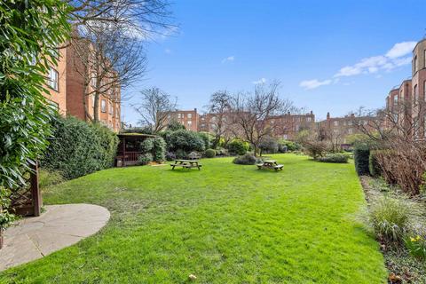 4 bedroom flat for sale, Finchley Road, London NW3