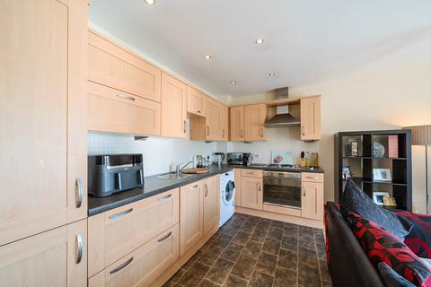 2 bedroom flat for sale, Fieldmoor Lodge, Pudsey, West Yorkshire, UK, LS28