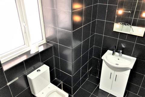 2 bedroom flat to rent, Redbridge Lane East, Ilford IG4
