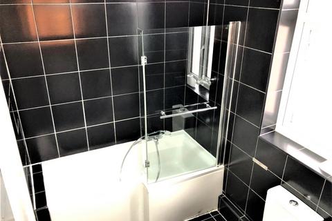 2 bedroom flat to rent, Redbridge Lane East, Ilford IG4