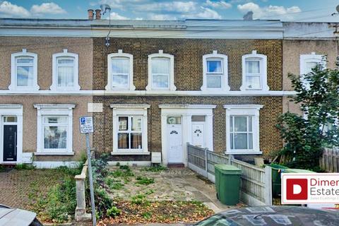 2 bedroom flat to rent, Buxton Road, Stratford, E15