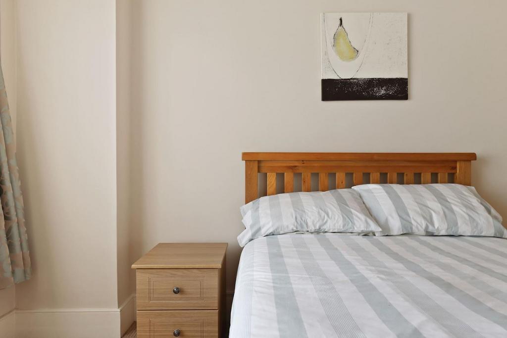 11-8ee7 JHProp Wpen - 47 Clevedon Road - 33 (1)-medi