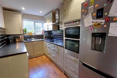 2 bedroom apartment for sale, Ambleside Avenue, Telscombe Cliffs, Peacehaven