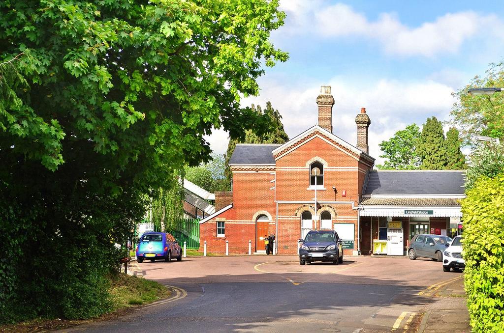 Lingfield Station