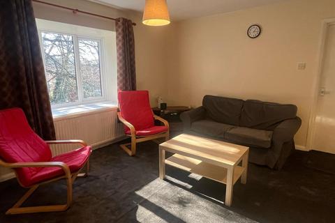 2 bedroom flat to rent, The Lindens, St Albans Road West, Hatfield