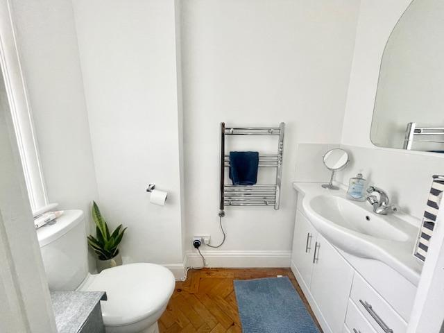 Ensuite Cloakroom