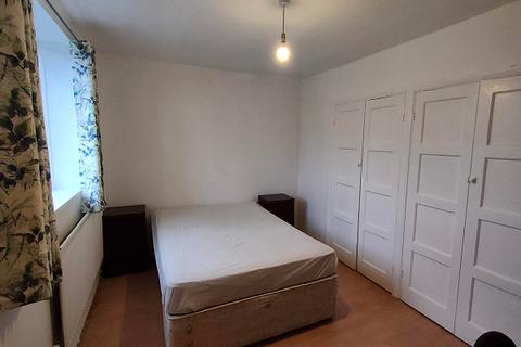 Flat share to rent - Shirley House Drive, Charlton SE7