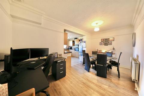 28 Linkfield Road, Hull, HU5 4NN