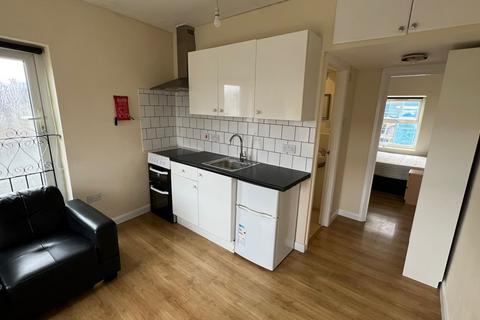 1 bedroom flat to rent, 85 Hammersmith Road, London, W14