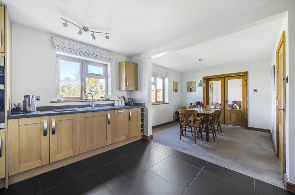 Kitchen dining room