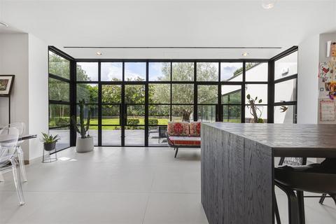 undefined, Cannon Hill, London