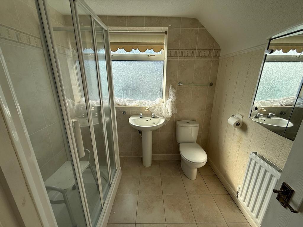 Meadow drive - shower room