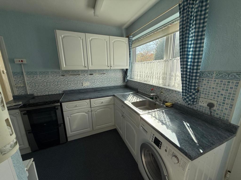 Meadow dr kitchen 2