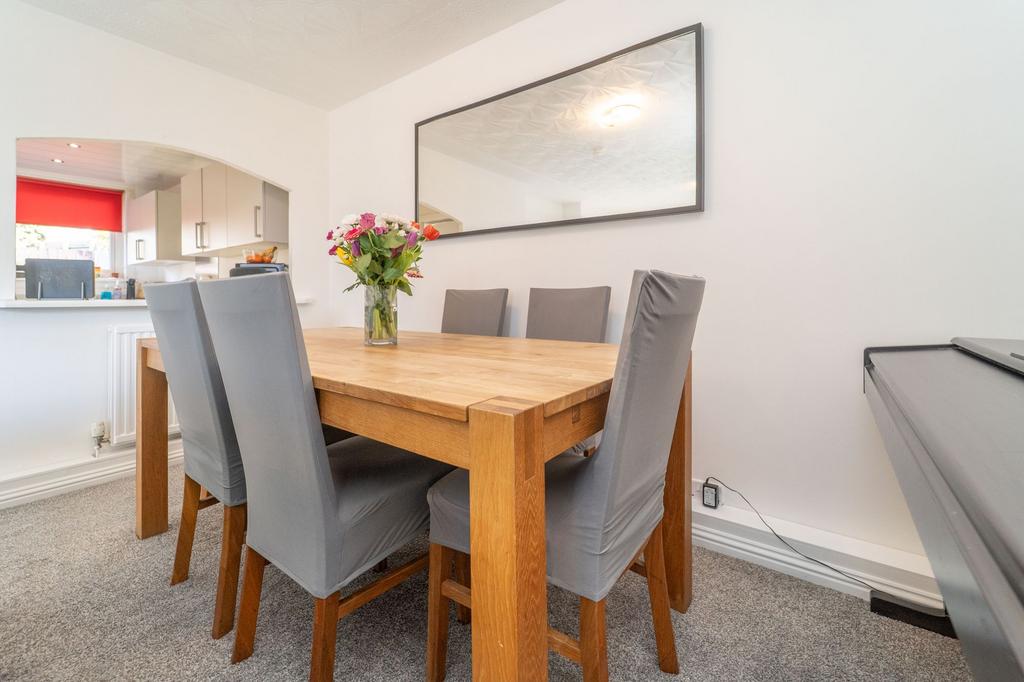 Lounge/Dining Room