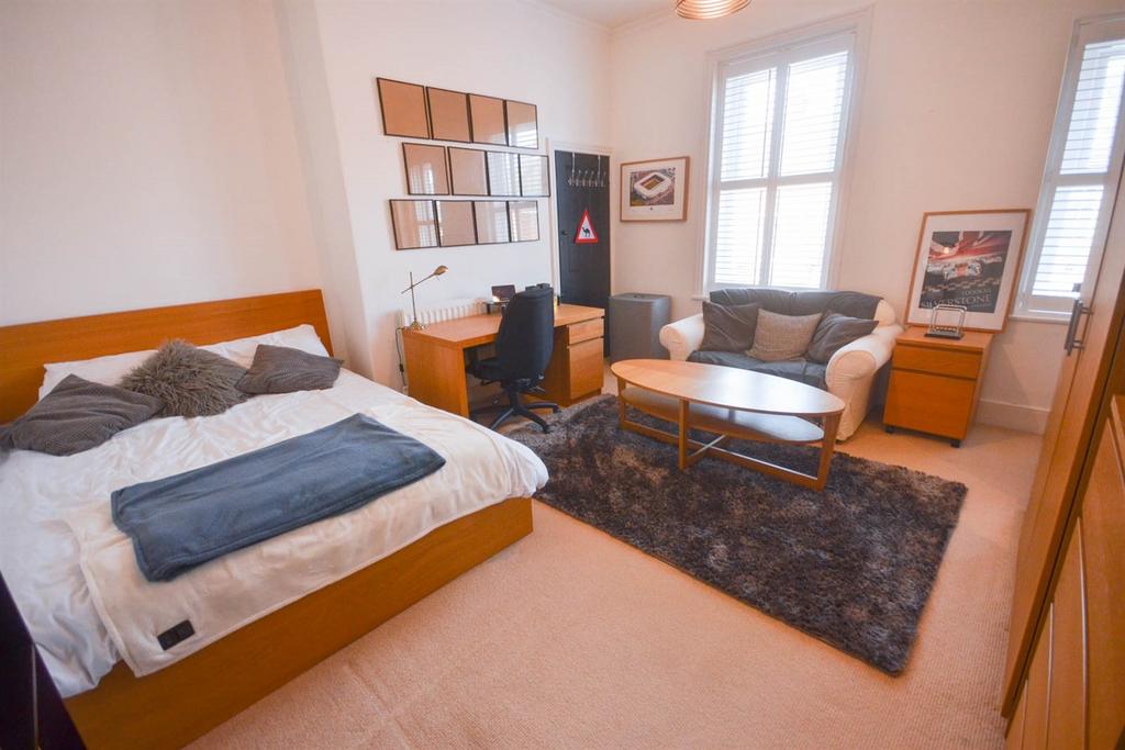 Rear Bedroom