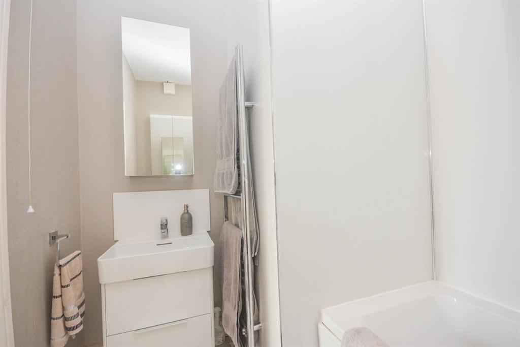 En Suite Bathroom