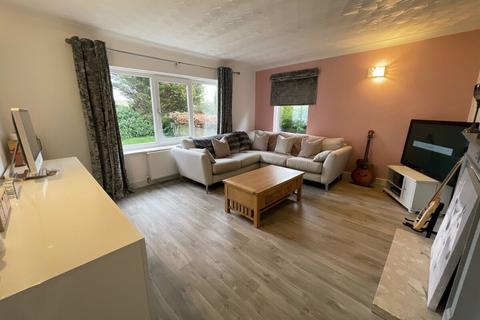 undefined, Gadfa, Penysarn, Anglesey, LL69
