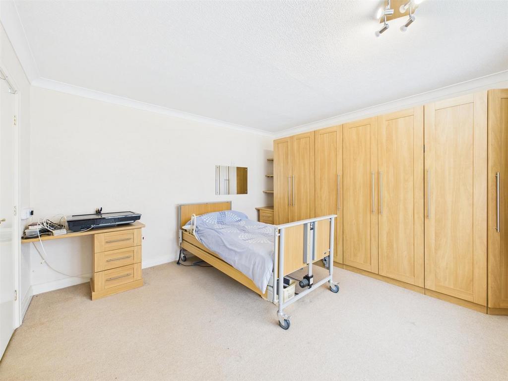 Bedroom: