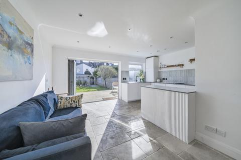 7, Riverway Barry Avenue, Windsor, SL4 5JA
