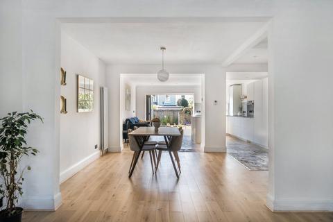 7, Riverway Barry Avenue, Windsor, SL4 5JA