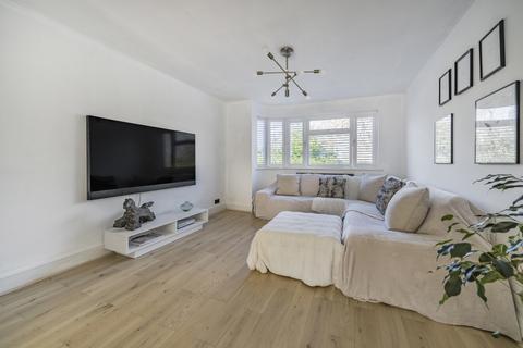 7, Riverway Barry Avenue, Windsor, SL4 5JA