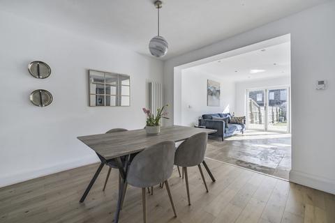 7, Riverway Barry Avenue, Windsor, SL4 5JA