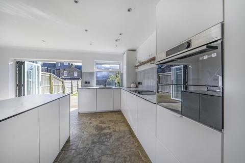 7, Riverway Barry Avenue, Windsor, SL4 5JA