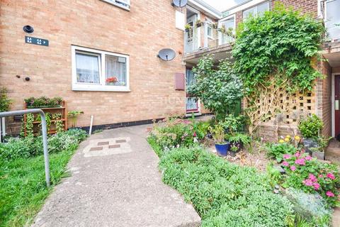 2 bedroom flat for sale, Carlyon Close, Exeter, EX1 3AZ