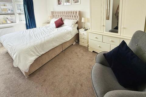 3 bedroom terraced house for sale, Carlyon Gardens