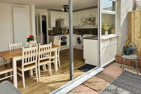 59 Carlyon Gardens, Exeter, EX1 3AG
