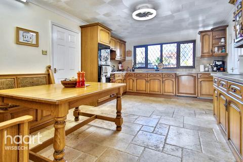 5 bedroom detached house for sale, Stow Gardens, Wisbech
