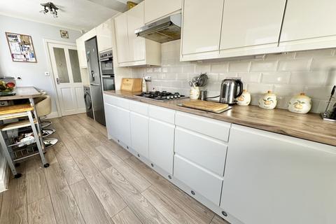 102 Knowle Avenue, Blackpool, FY2 9UU