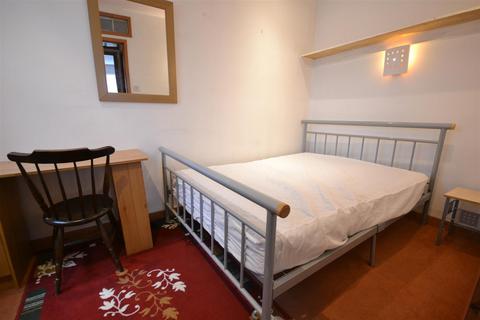 2 bedroom terraced house for sale, Montague Road, Clarendon Park, Leicester