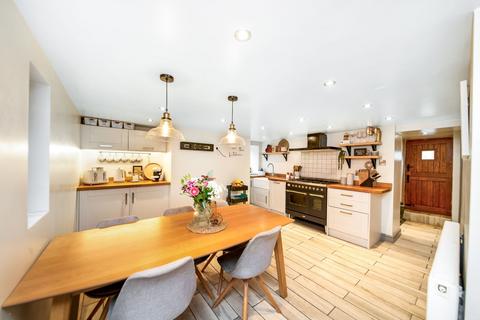 10 Strike Lane, Skelmanthorpe, Huddersfield, HD8 9AY