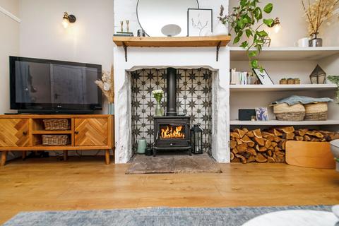 10 Strike Lane, Skelmanthorpe, Huddersfield, HD8 9AY