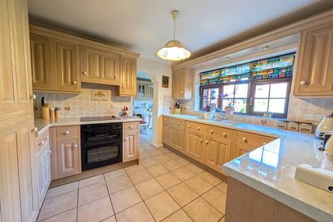 4 bedroom detached house for sale, The Oakes, Stubbington, Hampshire, PO14