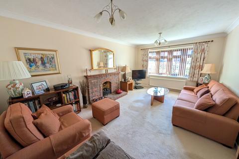 4 bedroom detached house for sale, The Oakes, Stubbington, Hampshire, PO14