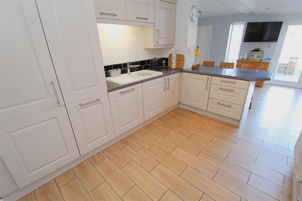 Kitchen4.JPG